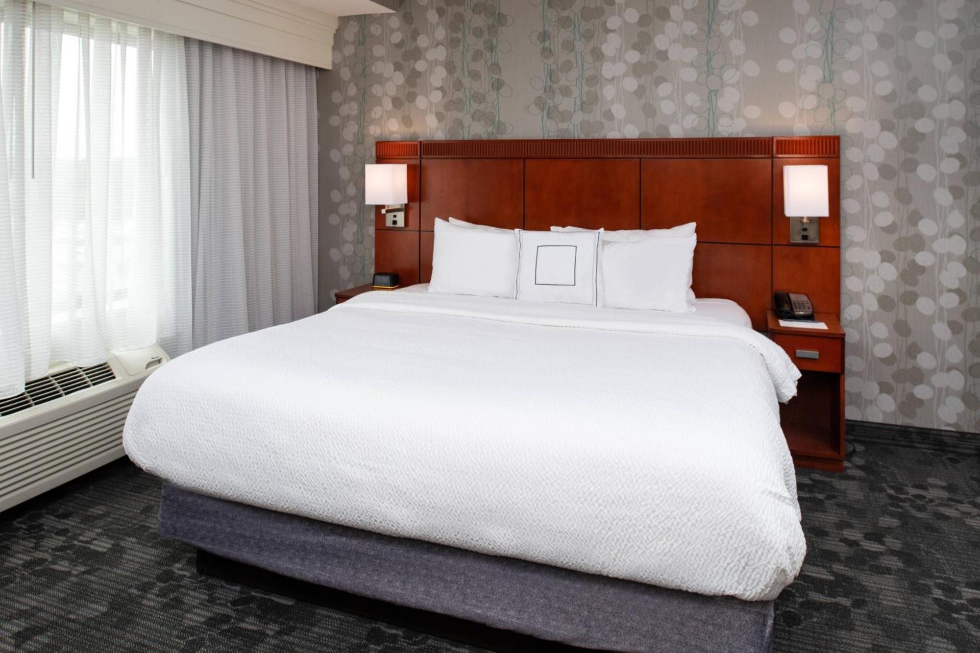 Hotel Courtyard Highpoint Extérieur photo
